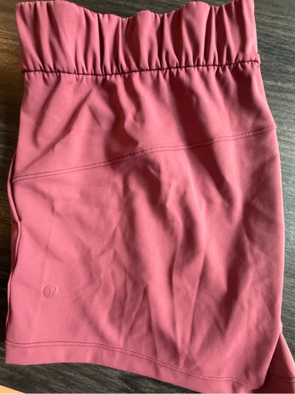 Women's Lululemon Vintage Rose On The Fly 2.5”Drawstring Active Shorts - Image 3