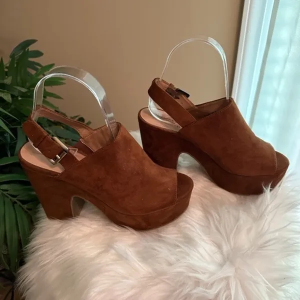 CL by Laundry Brown Suede Heels Size 6 - Image 3