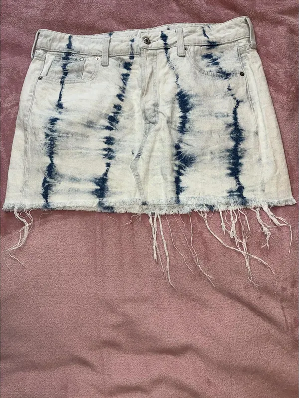 Denim Tie Dye Mini Skirt - Blue & White - Raw Hem Size M - Image 3
