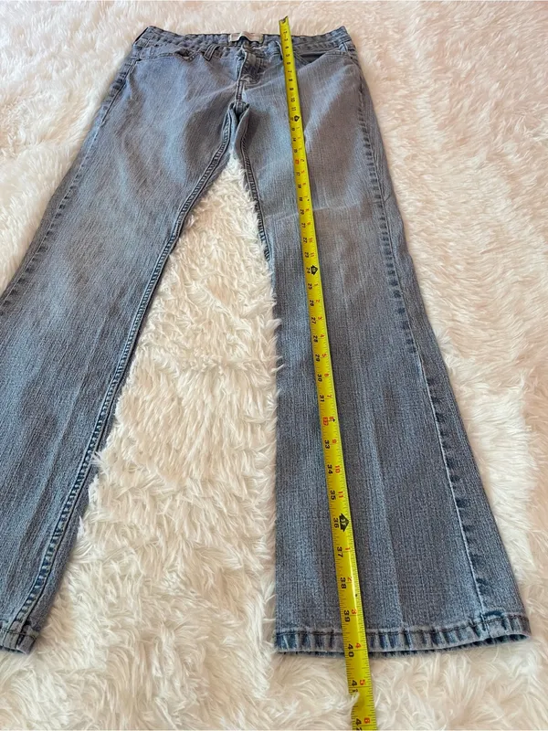 Y2K Levi’s Strauss stretch low rise bootcut Light Wash Women’s Jeans, size 6 - Image 6