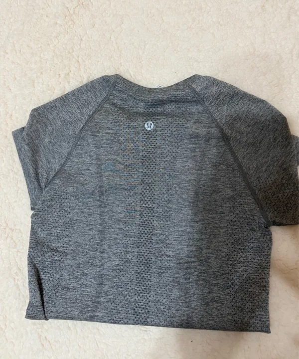 Lululemon Swiftly Tech Short Sleeve 2.0 - Image 2