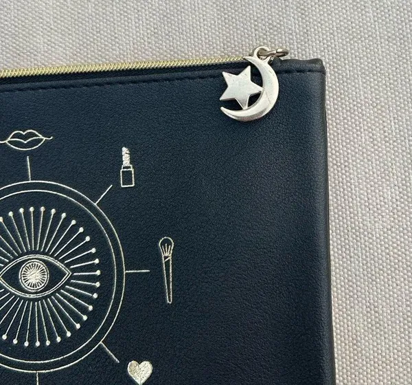 FREE WITH PURCHASE | IPSY Gold and Black You’re Magic Glam Bag - Image 5