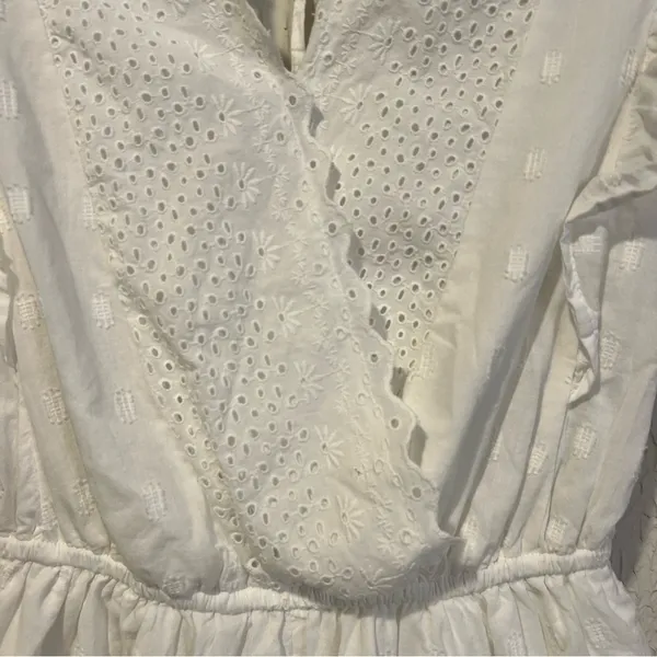 American Eagle Outfitters White Eyelet Cotton Romper size small - Image 7
