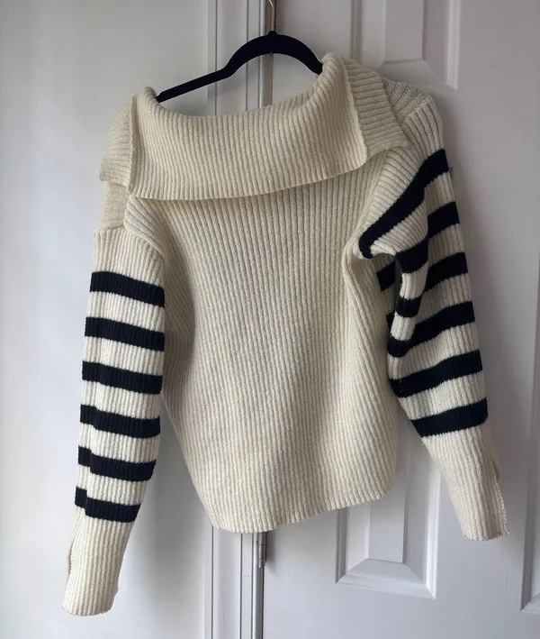 Vestique Sweater Striped - Image 2