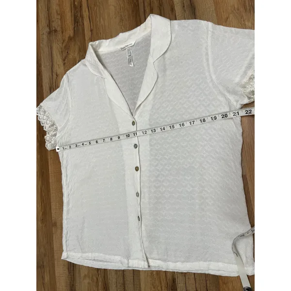 Flora Nikrooz‎ Lace Trim Top L | 100% Rayon | Short Sleeve Button Front - Image 6