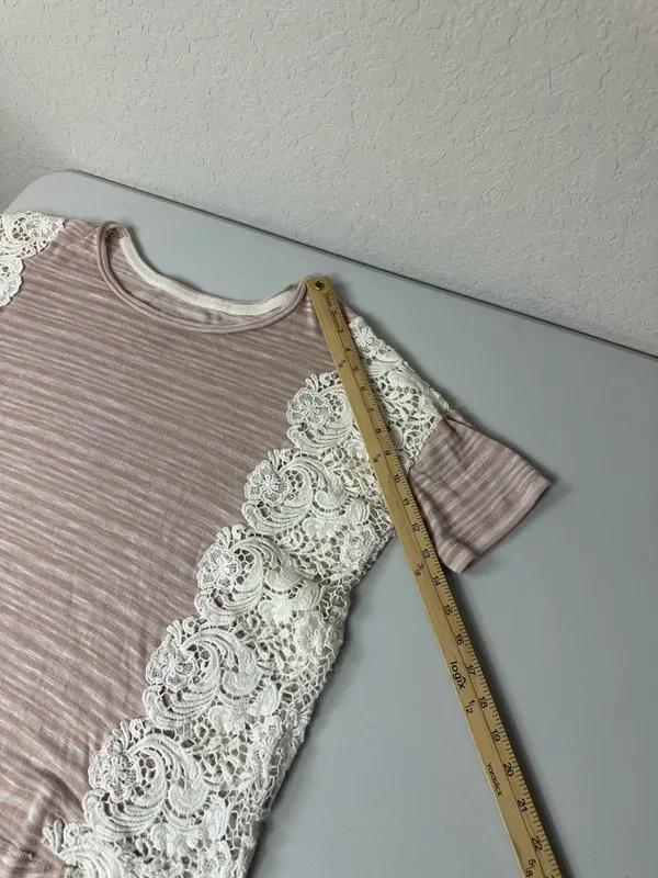Free People We the Free Boho Cottage Floral Crochet Side Panel Blouse Size Large - Image 7