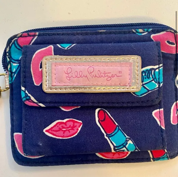 Lilly Pulitzer Adorable Keychain wallet! In great condition! 💕💙 💄 - Image 2