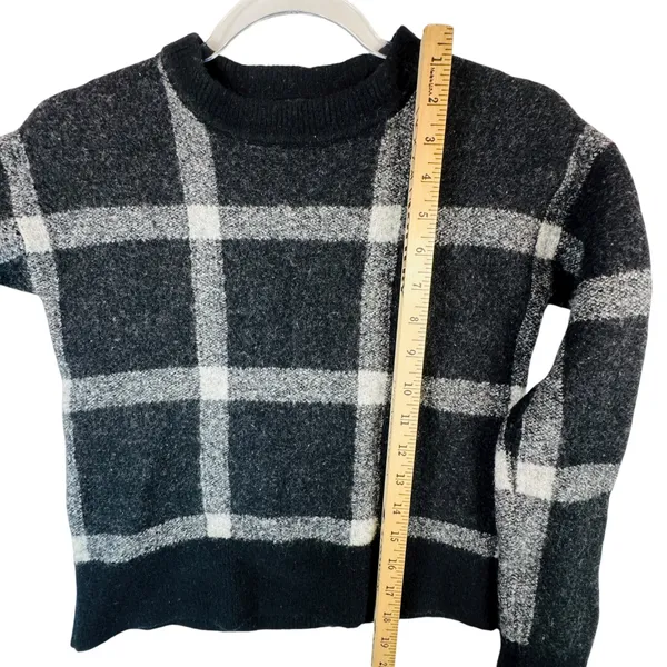 Banana Republic womens XS‎ black white plaid fuzzy wool blend crewneck pullover - Image 6