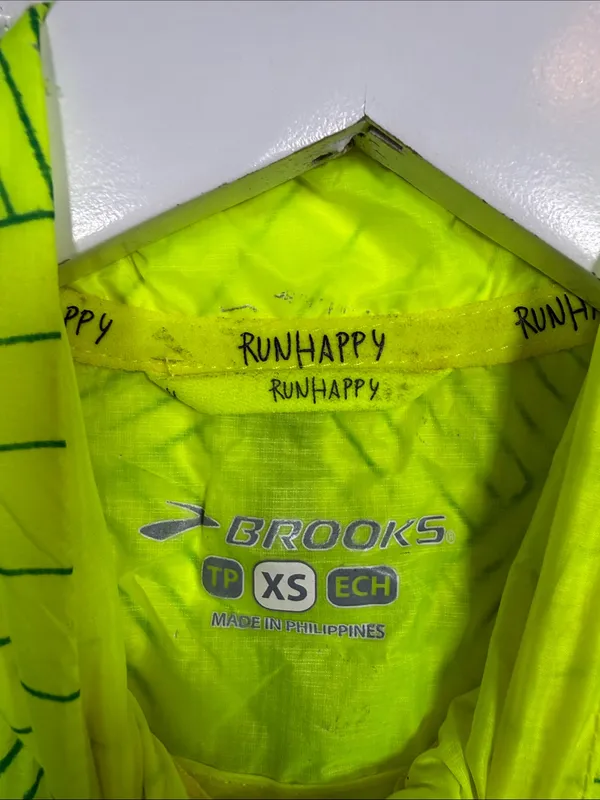 Brooks Women's Lightweight Running Jacket Windbreaker in Neon Yellow W2566 Sz XS - Image 4