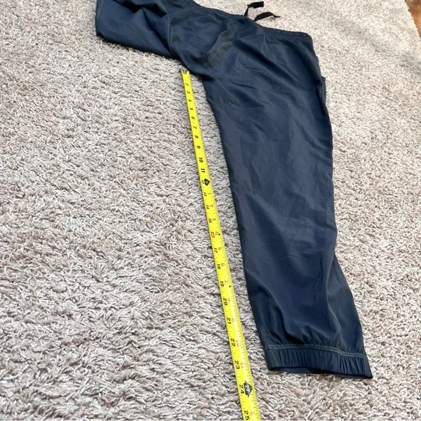 Lululemon Cropped Jogger Pants - 23 inch inseam - Image 11