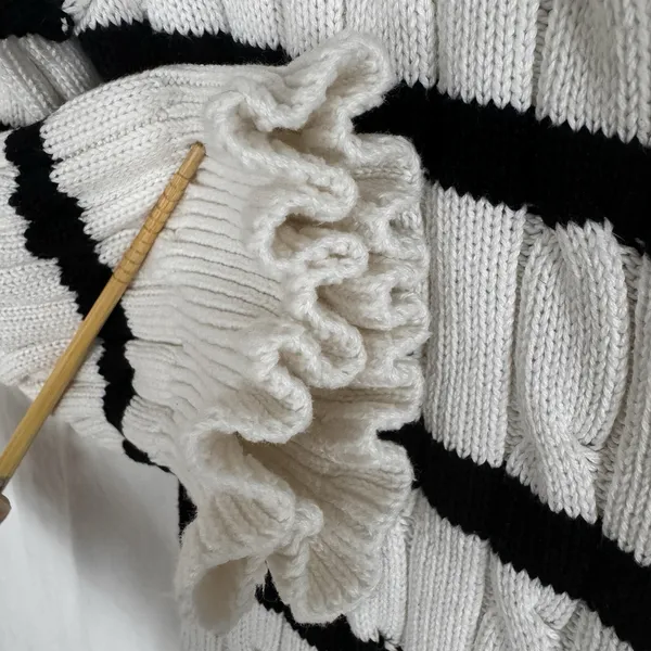 American Living White With‎ Black Stripes Sweater Women's Size Medium Ruffles - Image 5