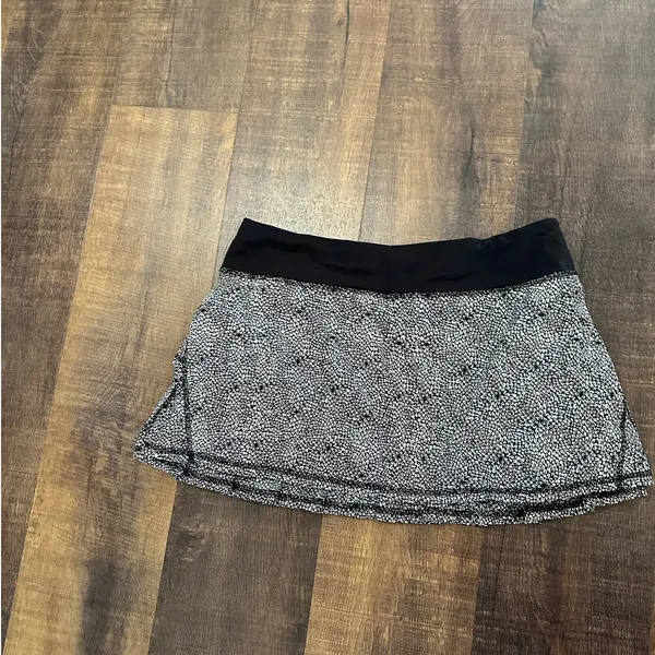 Lululemon Pace Rival Skirt Black White Floral Running Tennis Skort Size 8 - Image 2