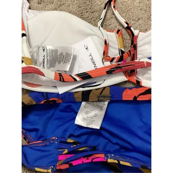 New. O’Neill floral bikini. M-top/S-bottom. Retails $129 - Image 7