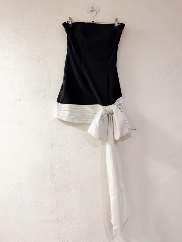 Anthropologie Hutch Strapless Oversized Draped Bow Mini Dress in Black White Size 2 - Image 2