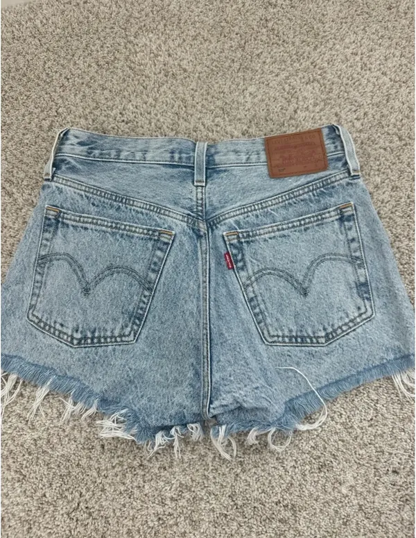 Levi’s 501 Shorts - Image 2