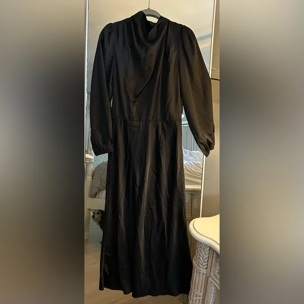 NEW Black Mock Neck Satin Maxi Dress Elegant Long Sleeve M - Image 3