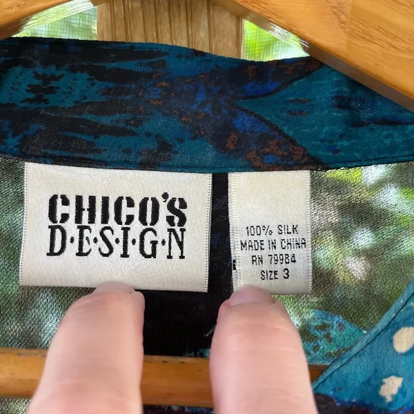 Chico's Women's Vintage 100% Silk Geisha Print Blouse Size 3 (U.S. Large) - Image 8