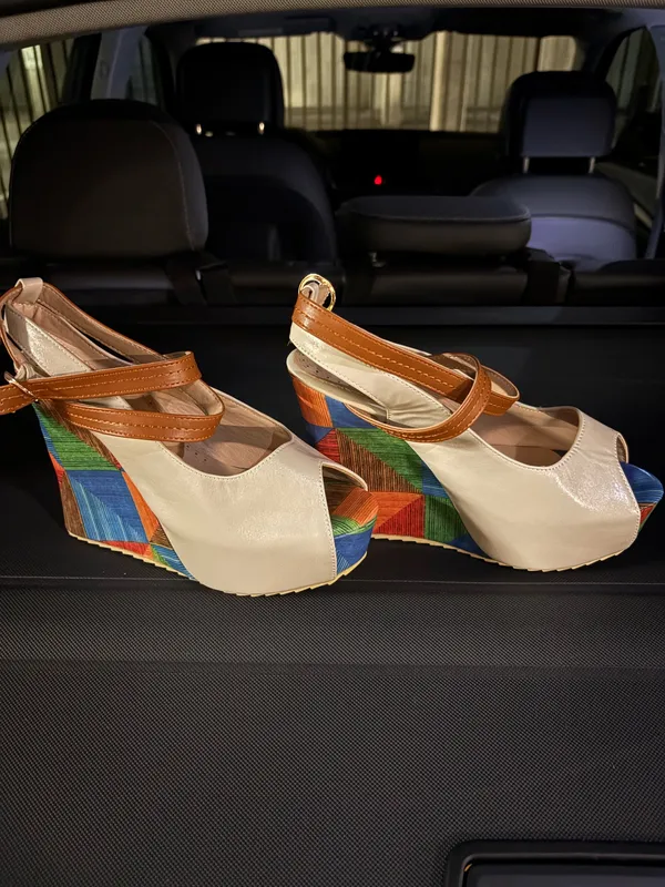 Lighy grey and multicolor geometric heels - Image 2