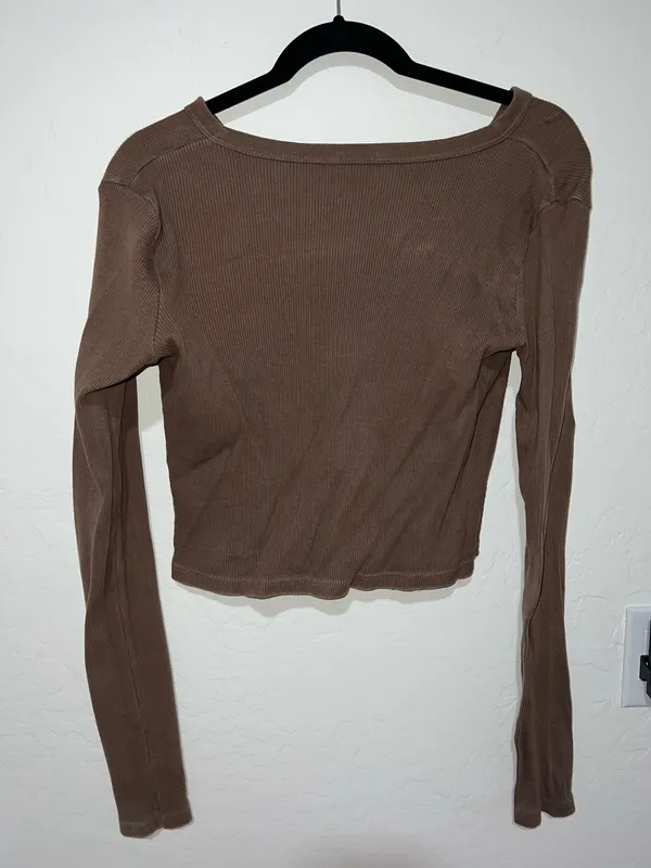 Brandy Melville brown button long sleeve - Image 3