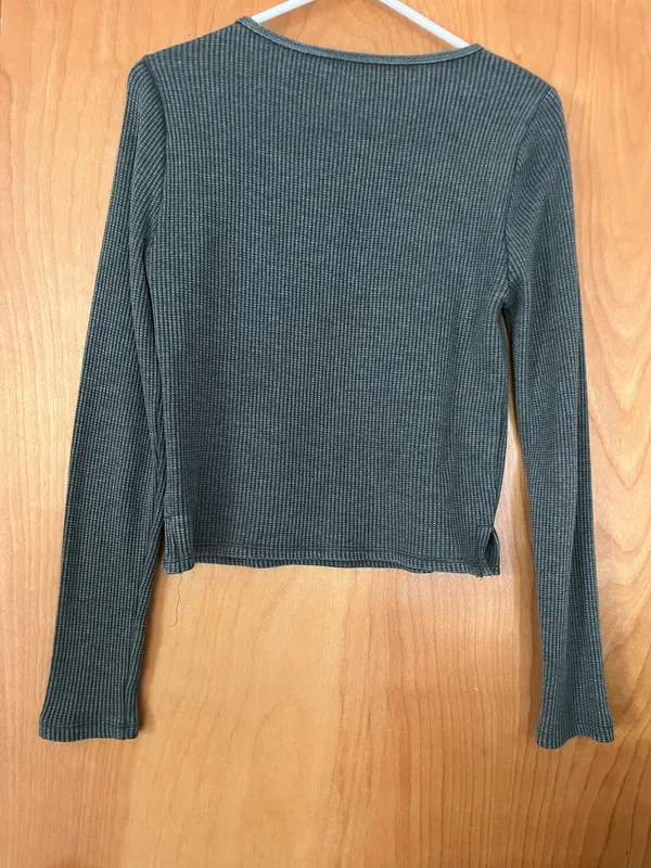 Green Waffle Knit Long Sleeve Size M - Image 4