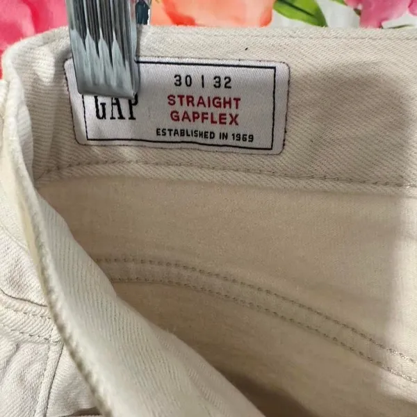 J19. Gap white straight leg jeans Size 30" #denim - Image 2