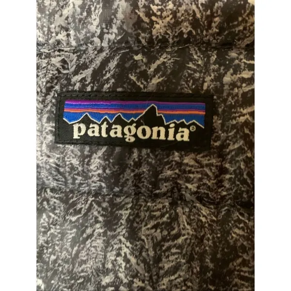 Patagonia down jacket women's size large 84683 - Image 3