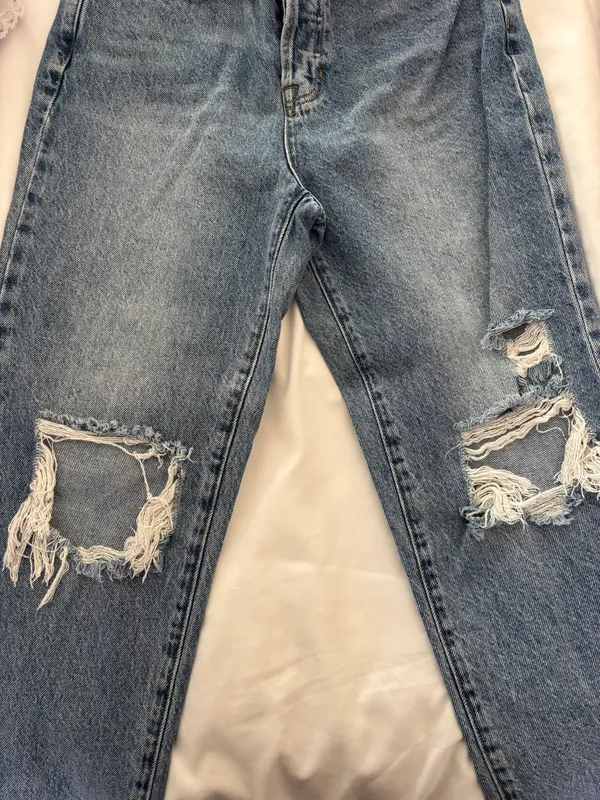 Jeans - Image 2
