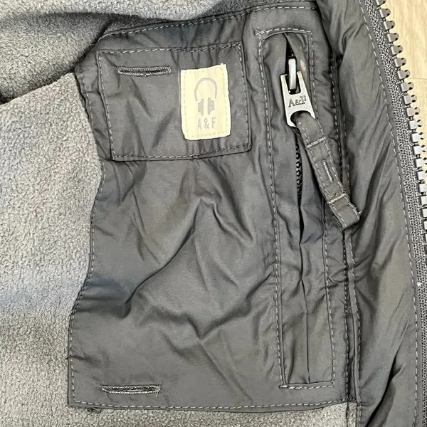 Abercrombie & Fitch Insulated Dark Grey Puffer Vest Coat Jacket Womens M - Image 14