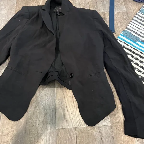 BCBG Maxarzia small black blazer‎ - Image 6