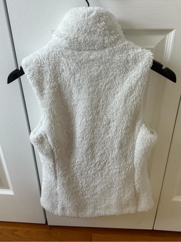 Patagonia Los Gatos Furry Vest in White - Image 3