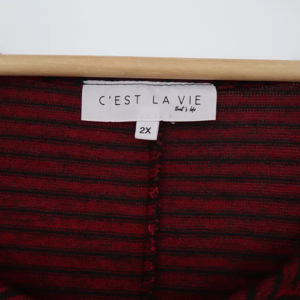 C'est La Vie Top Womens 2X Burgundy Striped Sharkbite Hem Excellent - Image 2