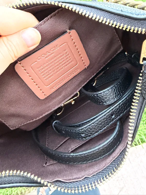 Coach Teri Black Shoulder Bag Signature Leather - Image 5