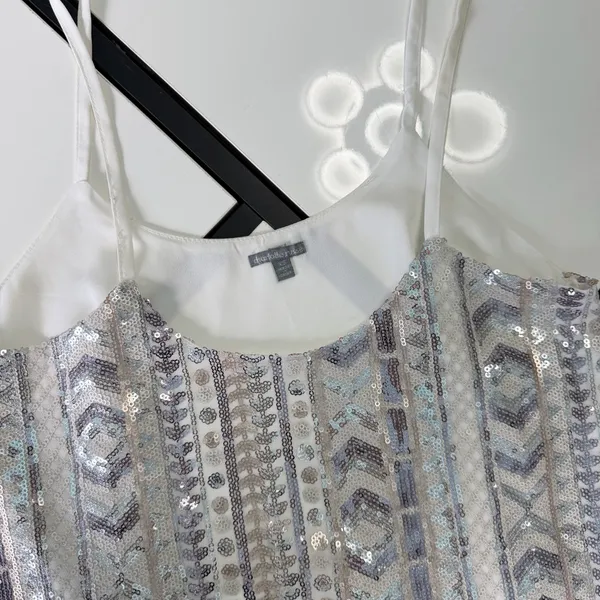 ✨ Charlotte Russe Sequin Cami Top Geometric Beaded Crop Tank White XS ✨💋💋 - Image 9