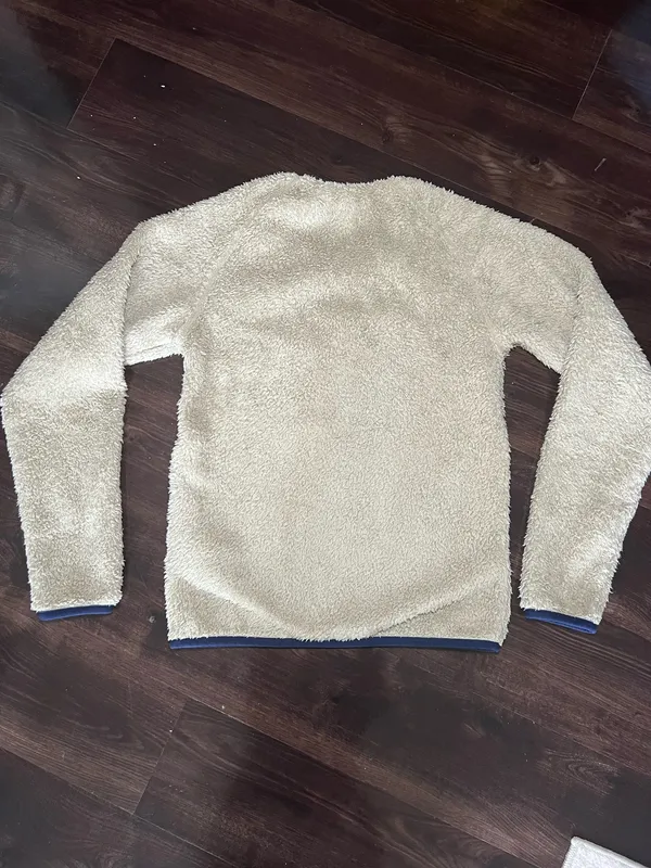 Patagonia Men’s Tan/ Navy Los Gatos Teddy Fleece Crew Neck Size XS - Image 3