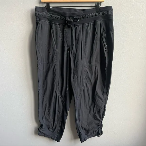 Lululemon Dance Studio Mid-Rise Crop 25" Black Pants Size 12 - Image 5
