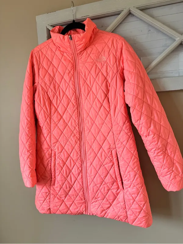 The North Face Women's Liana Insulated Quilted Jacket in Lt Coral - Sz L Flaw - Image 3