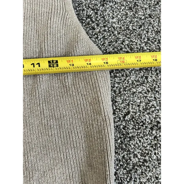 Universal Thread Beige Button-Front Knit V-neck Sleeveless Sweater Vest M - Image 7