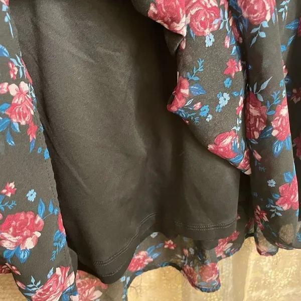 Torrid Black Pink Floral Chiffon Lattice Bell Sleeve Blouse, 1 14/16 - Image 8