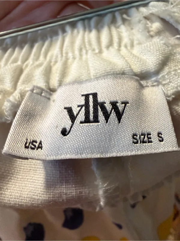 YLLW The Label Market Linen Shorts S Fruit Vegetable Print - Image 3
