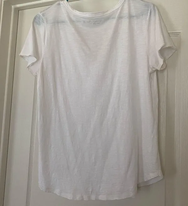 Abercrombie & Fitch Soft AF Essential V-neck tee - Image 4