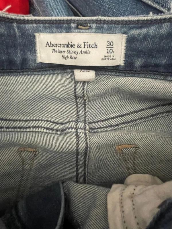 Abercrombie Jeans - Image 4