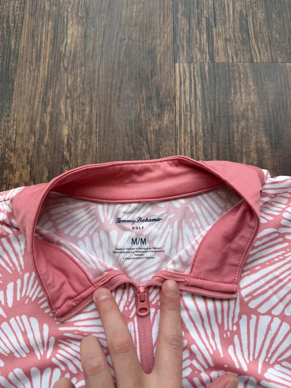 Tommy Bahama Women’s Coral Print Golf Sleeveless Mock Neck 1/4 Zip Shirt- Size M - Image 3