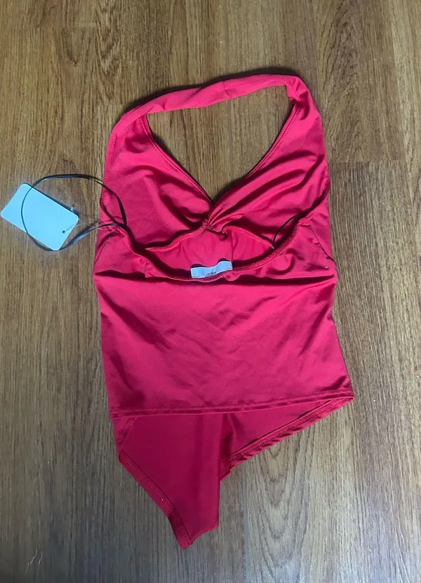 red halter top - Image 2