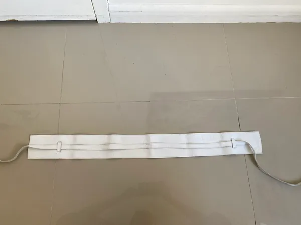 Guess White Leather Waist Belt Size Small - Image 8