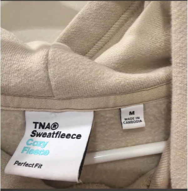 Aritzia Cozy TNA Fleece Perfect fit hoodie - Image 5