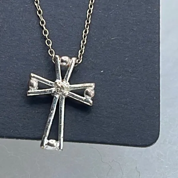 Sterling silver chain and cross pendant necklace. - Image 3