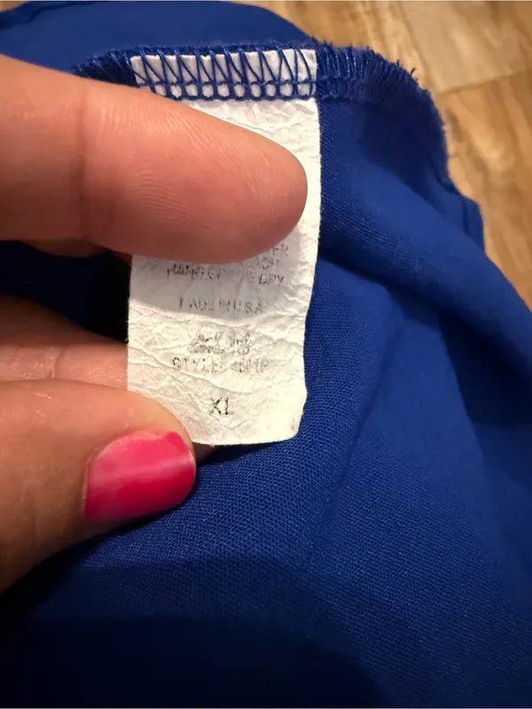 Entro Royal Solid V-Neck Top - Image 4