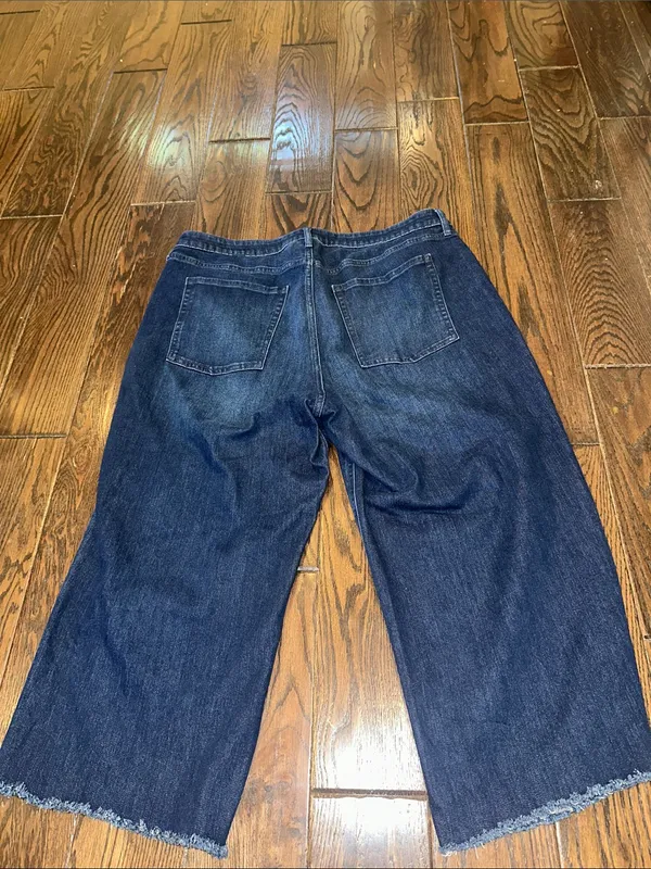 Old navy size 18 High rise wow wide leg jeans - Image 6