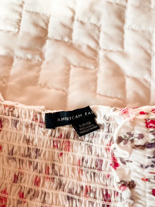 American Eagle White Floral Smocked Off The Shoulder Blouse Size Small - Image 3