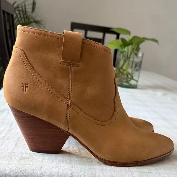 Frye Women's Tan Leather Ankle Boots - Stylish Western-Inspired Booties - Image 4